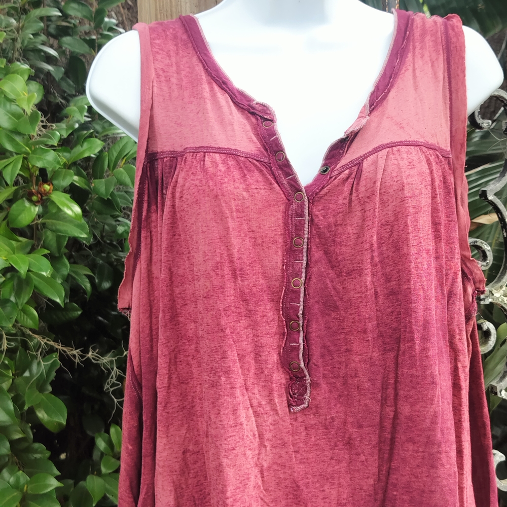 We The Free Sexy Women's Sleeveless Button-Up Tank Top - Red